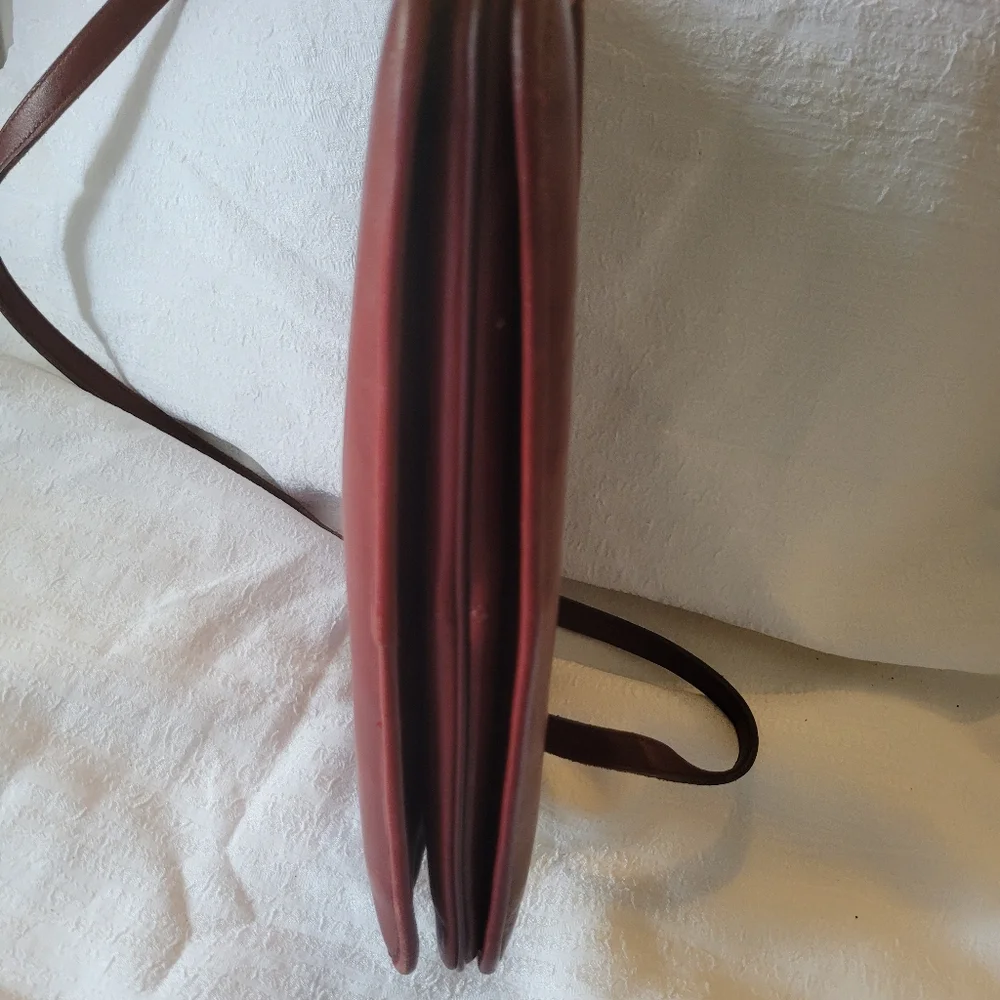 Vintage Etienne Aigner Leather Crossbody satchel brief in Oxblood red - Picture 10 of 16